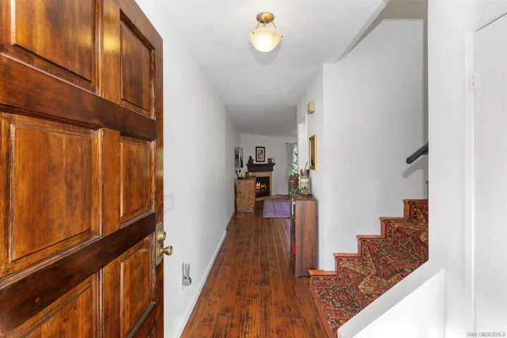 6776 Lambert Way, San Diego, California 92115