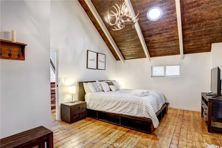 Big Room with High Ceilings!