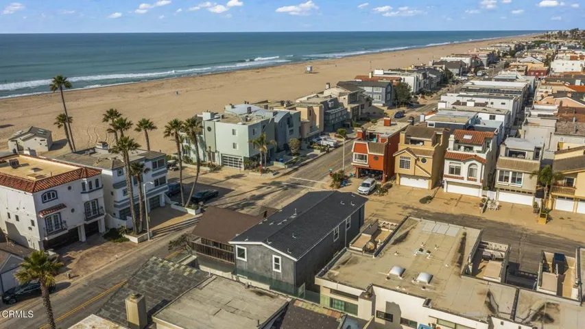 55-web-or-mls-UpmarketMedia-104LaBrea-ae