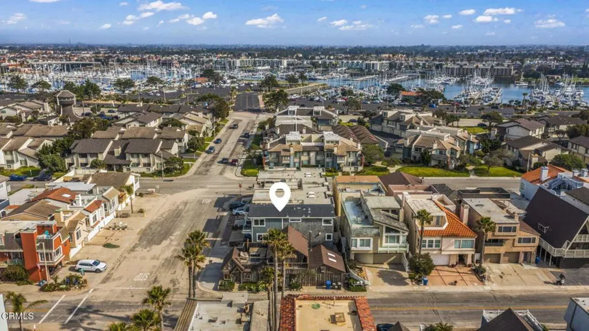 59-web-or-mls-UpmarketMedia-104LaBrea-ae