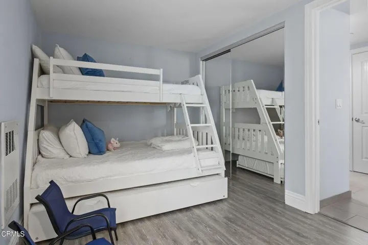 48-web-or-mls-UpmarketMedia-104LaBrea-21