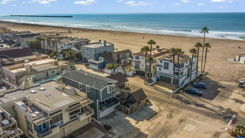 53-web-or-mls-UpmarketMedia-104LaBrea-ae