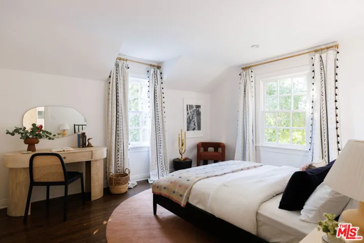 1056 S Mansfield Avenue, Los Angeles, California 90019