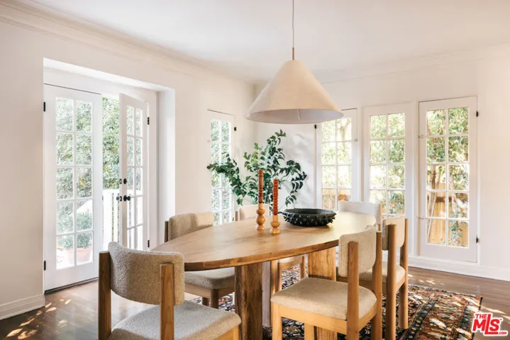 1056 S Mansfield Avenue, Los Angeles, California 90019