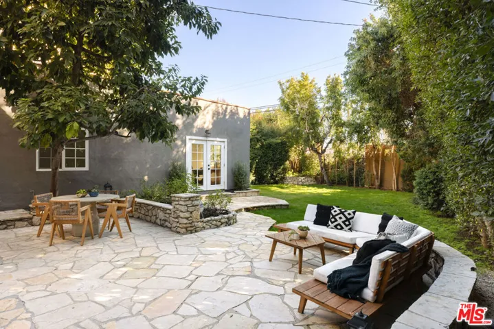 1056 S Mansfield Avenue, Los Angeles, California 90019