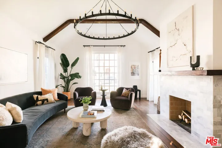1056 S Mansfield Avenue, Los Angeles, California 90019