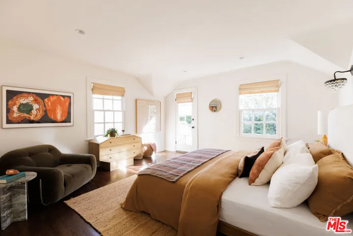 1056 S Mansfield Avenue, Los Angeles, California 90019