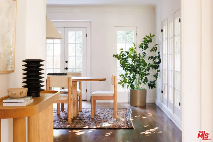 1056 S Mansfield Avenue, Los Angeles, California 90019