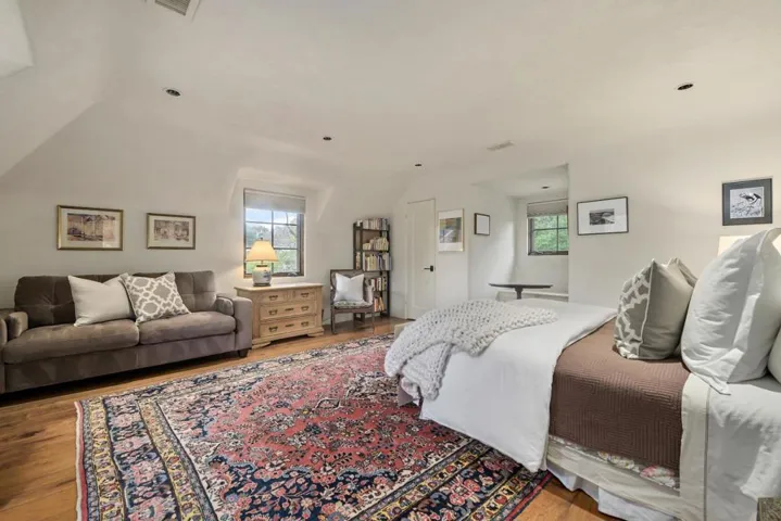 2158 Clayton Drive, Menlo Park, California 94025