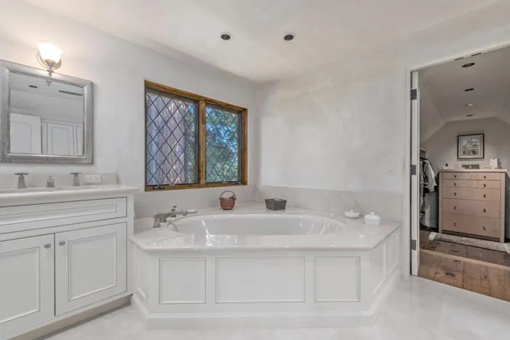 2158 Clayton Drive, Menlo Park, California 94025