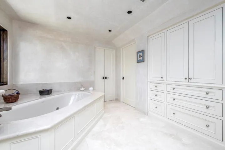 2158 Clayton Drive, Menlo Park, California 94025