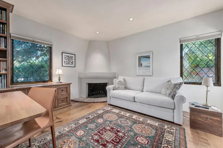 2158 Clayton Drive, Menlo Park, California 94025