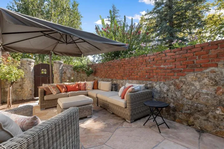 2158 Clayton Drive, Menlo Park, California 94025