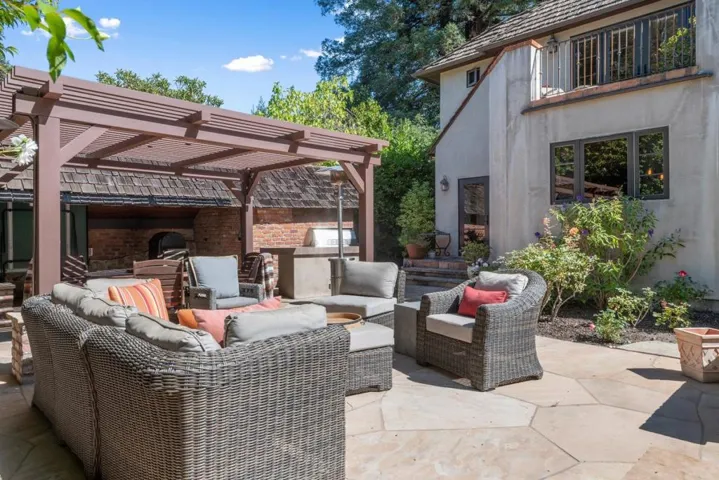 2158 Clayton Drive, Menlo Park, California 94025
