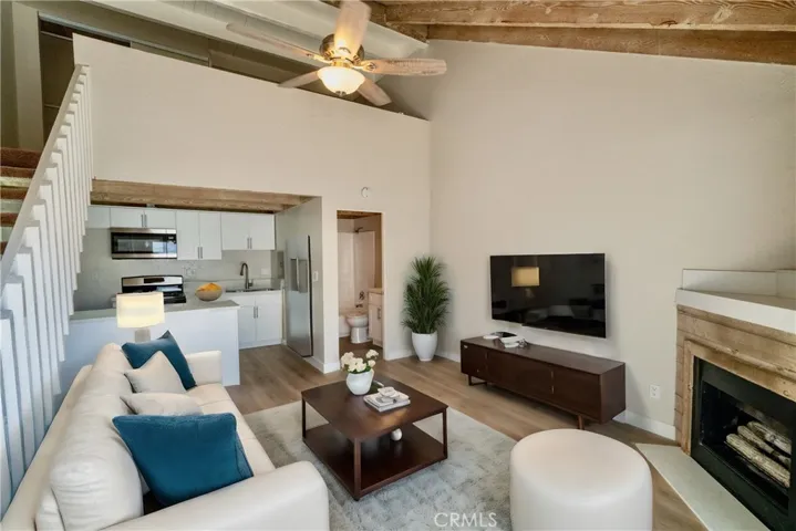 283 Avocado Street, Costa Mesa, California 92627