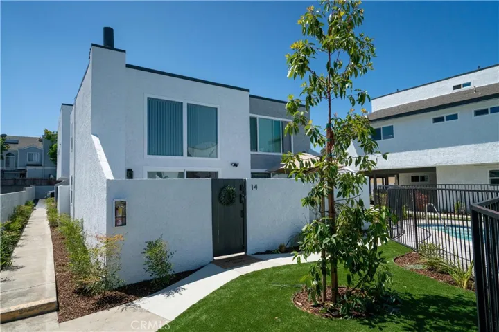283 Avocado Street, Costa Mesa, California 92627