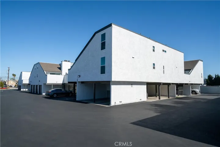 283 Avocado Street, Costa Mesa, California 92627
