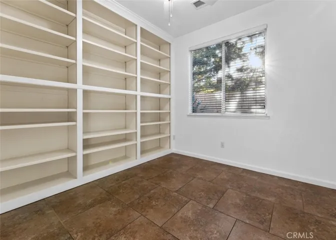 5435 W Buena Vista Avenue, Visalia, California 93291