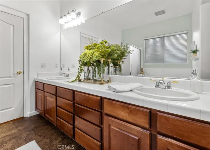 5435 W Buena Vista Avenue, Visalia, California 93291
