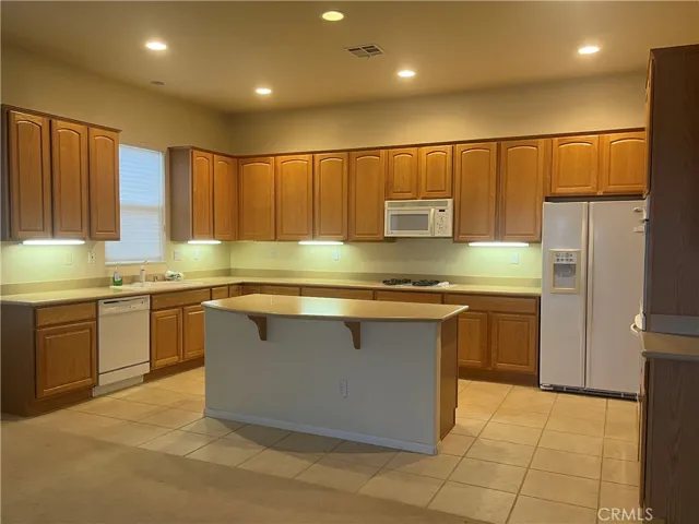 Kitchen with lots of cabinets