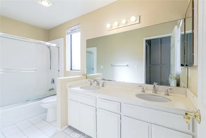 10022 Reseda Boulevard 23, Northridge, California 91324
