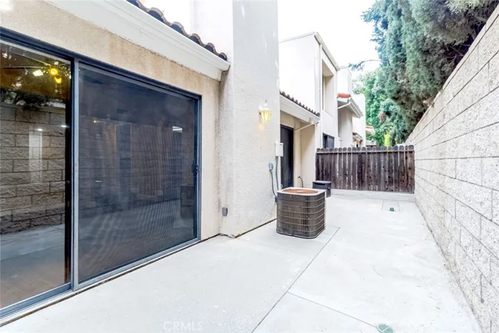 10022 Reseda Boulevard 23, Northridge, California 91324