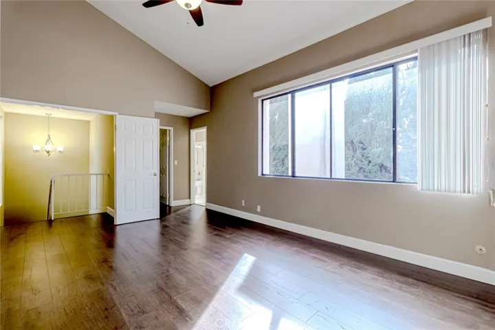 10022 Reseda Boulevard 23, Northridge, California 91324