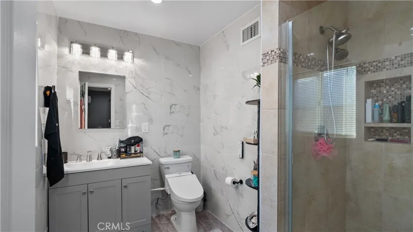 9752 Laramie Avenue, Chatsworth, California 91311