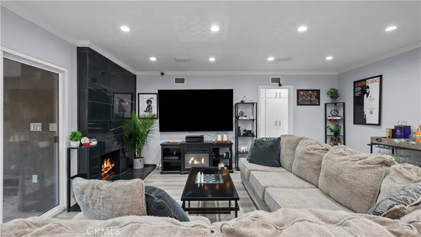9752 Laramie Avenue, Chatsworth, California 91311