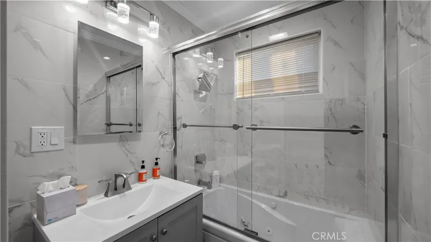 9752 Laramie Avenue, Chatsworth, California 91311