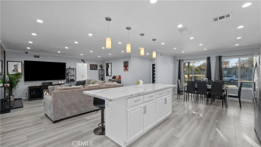 9752 Laramie Avenue, Chatsworth, California 91311