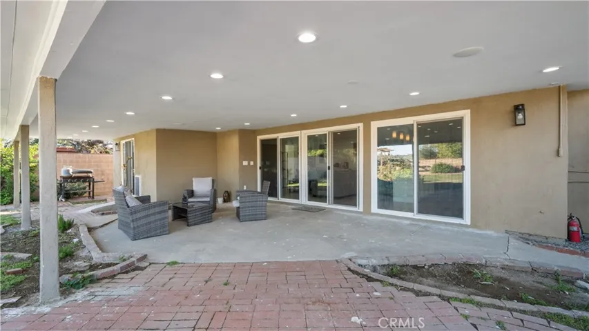 9752 Laramie Avenue, Chatsworth, California 91311