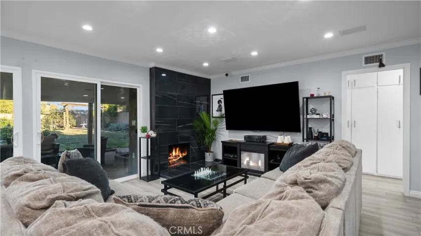 9752 Laramie Avenue, Chatsworth, California 91311