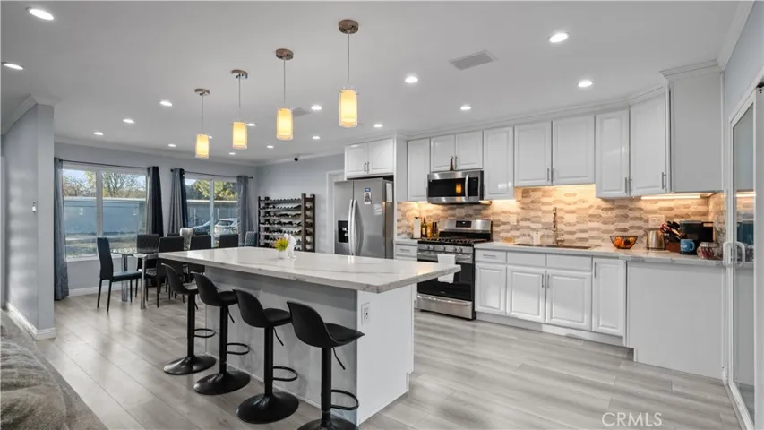 9752 Laramie Avenue, Chatsworth, California 91311