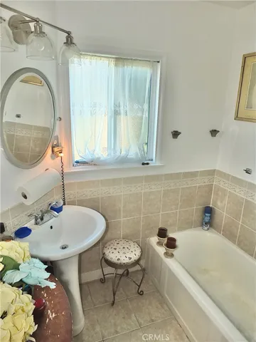 3905 Palm Avenue, Lynwood, California 90262