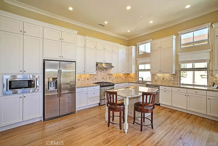 72 Thornhurst, Irvine, California 92620