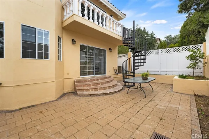 3561 Gladiola Drive, Calabasas, California 91302
