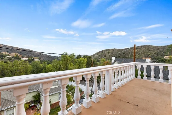 3561 Gladiola Drive, Calabasas, California 91302