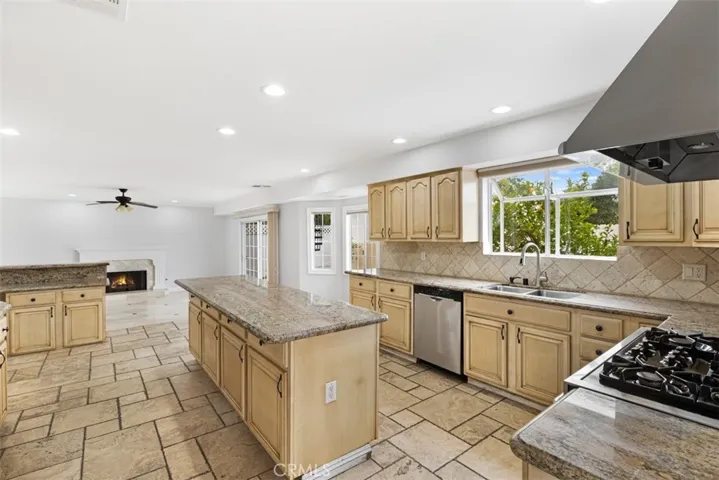 3561 Gladiola Drive, Calabasas, California 91302