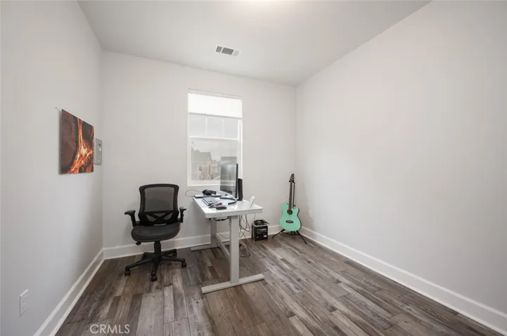 Office/Bedroom 1