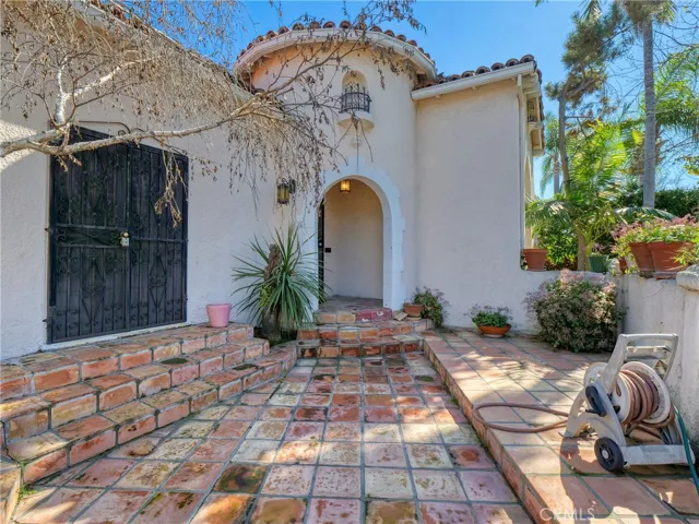100 S La Jolla Avenue, Los Angeles, California 90048