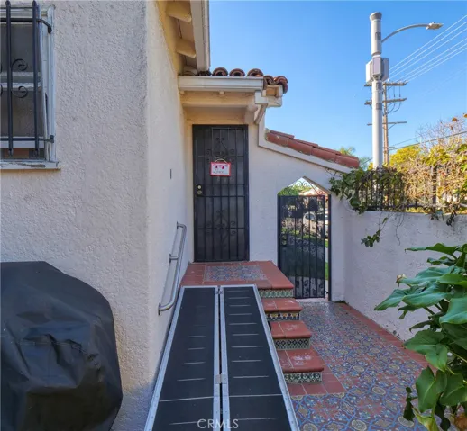 100 S La Jolla Avenue, Los Angeles, California 90048