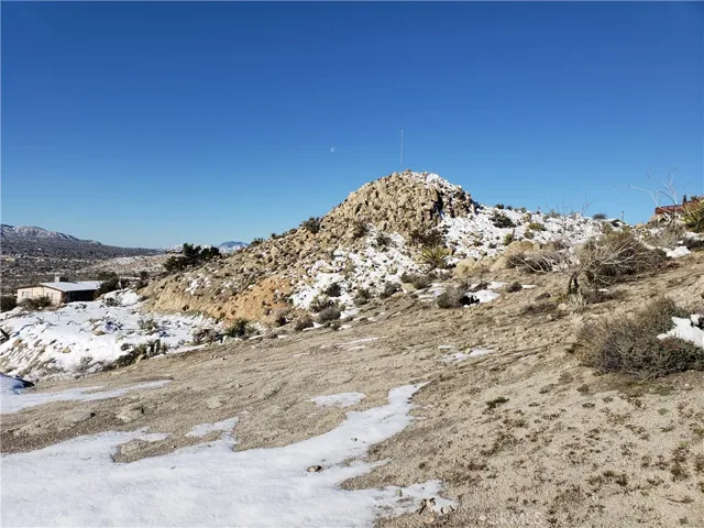 6245 Palo Alto Avenue, Yucca Valley, California 92284
