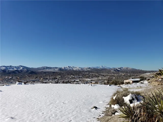 6245 Palo Alto Avenue, Yucca Valley, California 92284