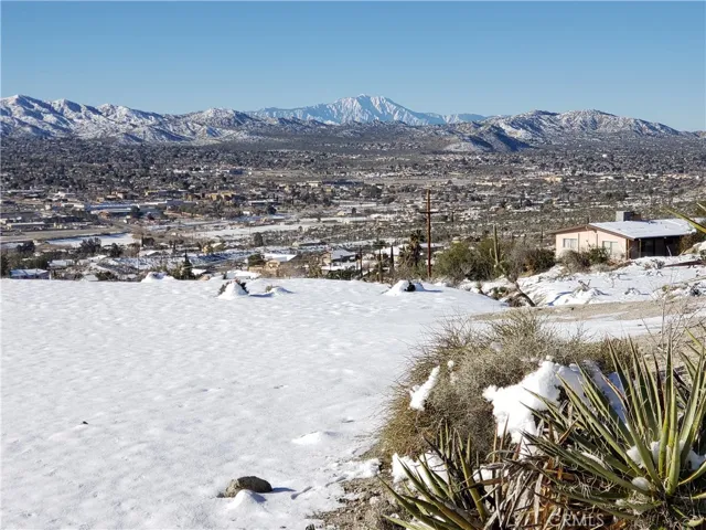 6245 Palo Alto Avenue, Yucca Valley, California 92284