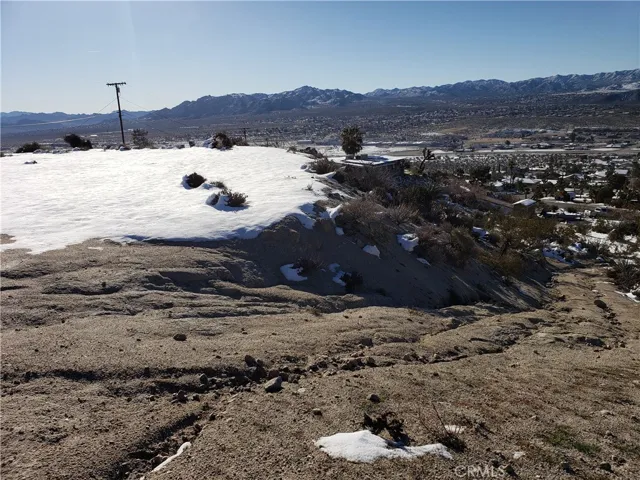 6245 Palo Alto Avenue, Yucca Valley, California 92284