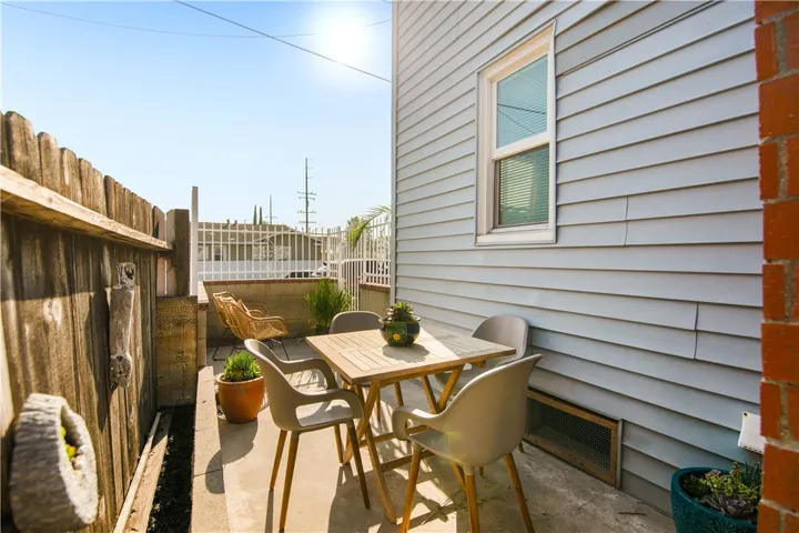 1652 Loma Avenue, Long Beach, California 90804