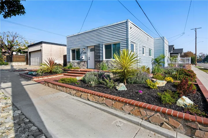 1652 Loma Avenue, Long Beach, California 90804