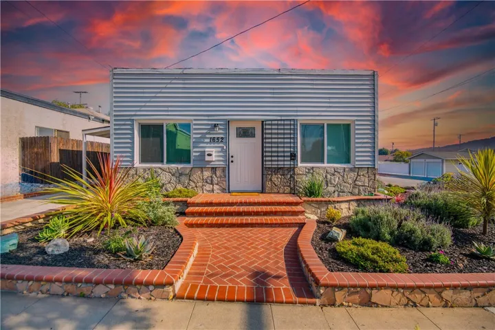 1652 Loma Avenue, Long Beach, California 90804