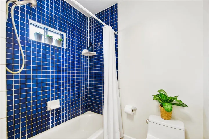 1652 Loma Avenue, Long Beach, California 90804